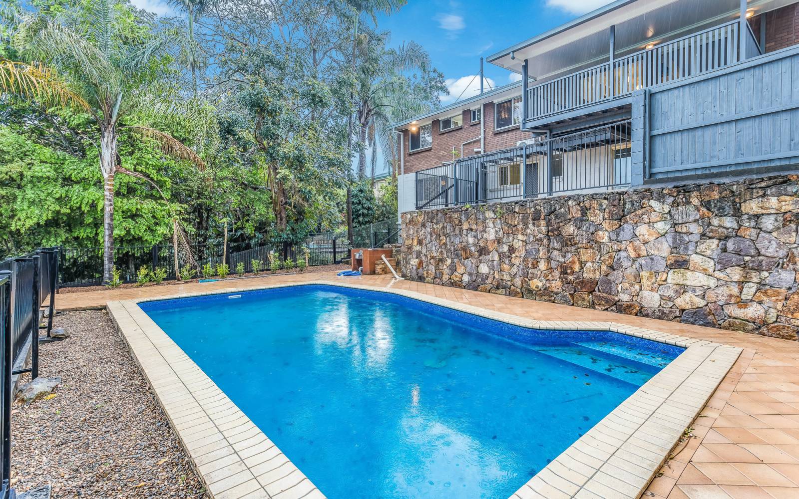 8 Ramor Street, KENMORE, QLD 4069 AUS
