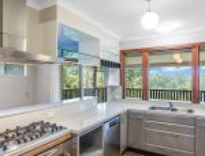 8 Ramor Street, KENMORE, QLD 4069 AUS