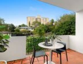6/74A Sir Fred Schonell Drive, ST LUCIA, QLD 4067 AUS