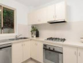 6/74A Sir Fred Schonell Drive, ST LUCIA, QLD 4067 AUS