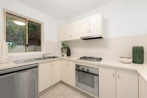6/74A Sir Fred Schonell Drive, ST LUCIA, QLD 4067 AUS