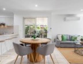 8 Accolade Place, CARSELDINE, QLD 4034 AUS