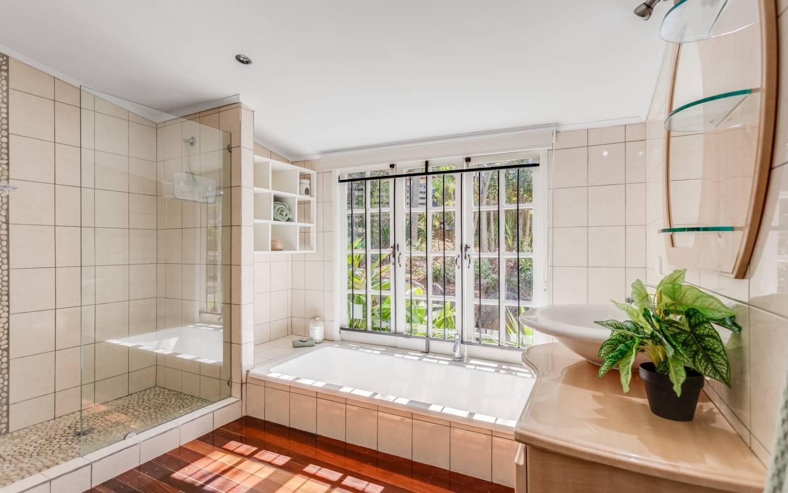 7 Carlyle Street, RED HILL, QLD 4059 AUS