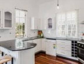 7 Carlyle Street, RED HILL, QLD 4059 AUS