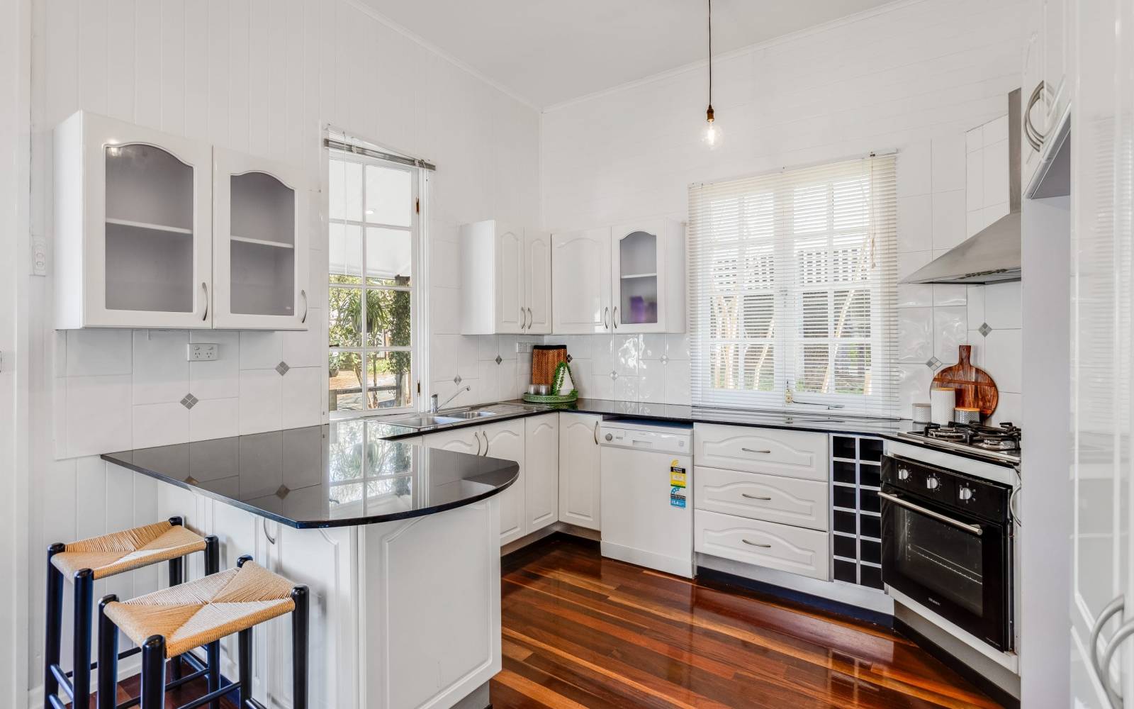 7 Carlyle Street, RED HILL, QLD 4059 AUS