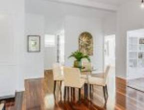 7 Carlyle Street, RED HILL, QLD 4059 AUS