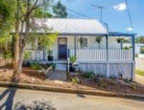 7 Carlyle Street, RED HILL, QLD 4059 AUS