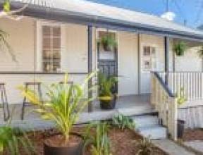 7 Carlyle Street, RED HILL, QLD 4059 AUS