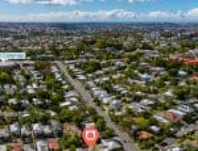 7 Carlyle Street, RED HILL, QLD 4059 AUS