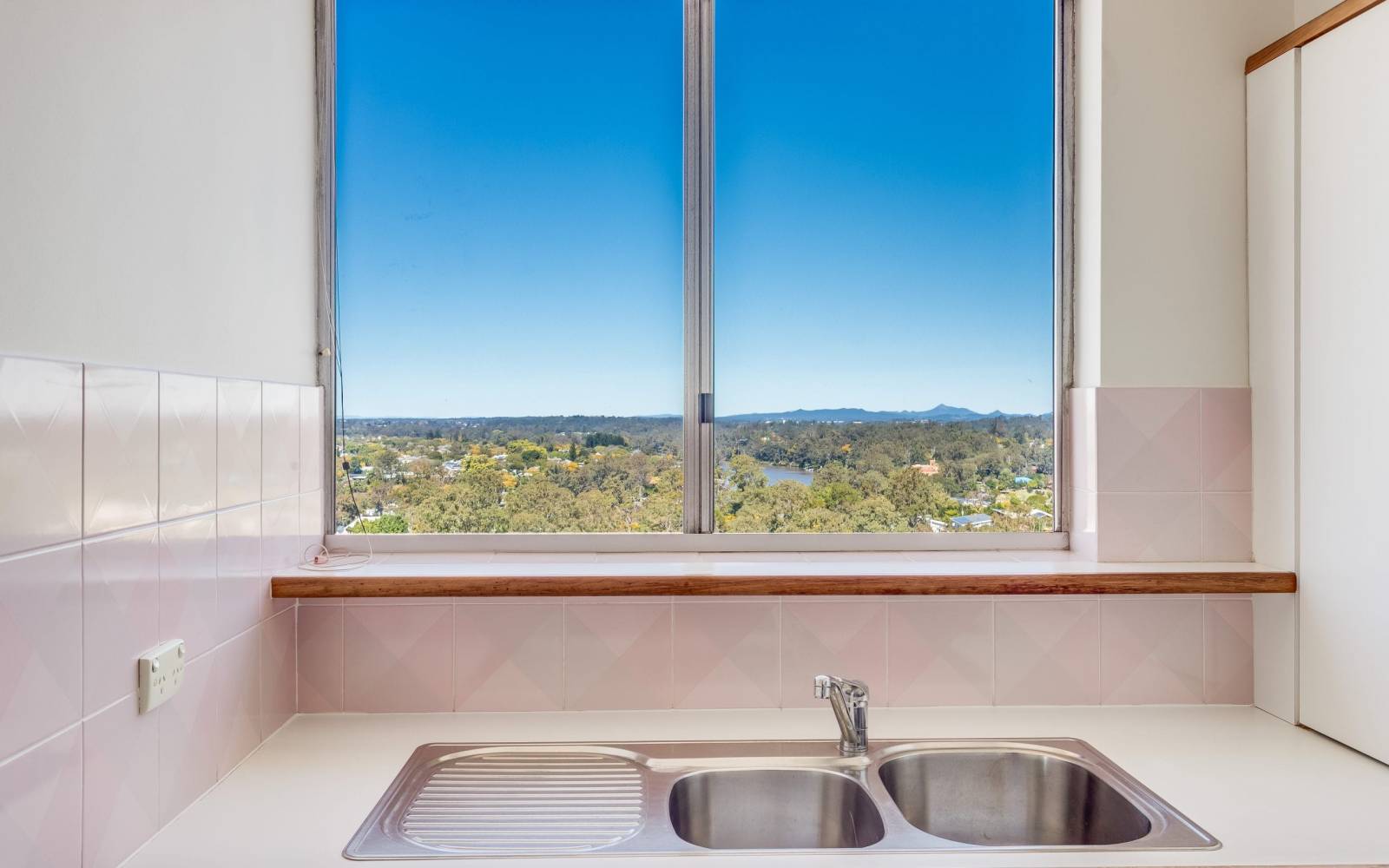 28/104 Station Road, INDOOROOPILLY, QLD 4068 AUS