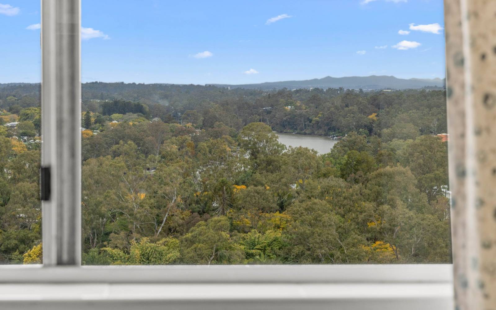 28/104 Station Road, INDOOROOPILLY, QLD 4068 AUS