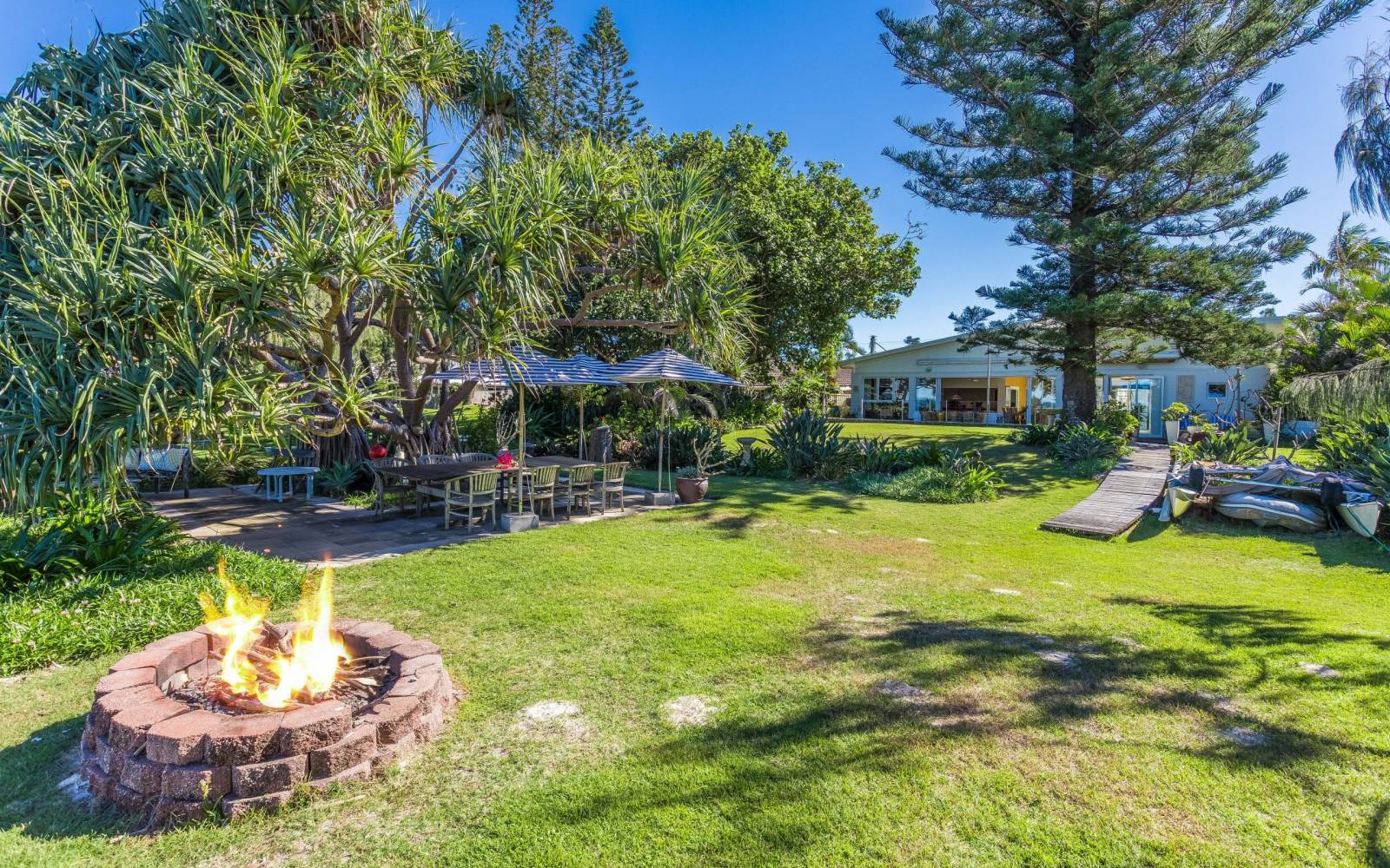 78 Bayside Drive, BEACHMERE, QLD 4510 AUS