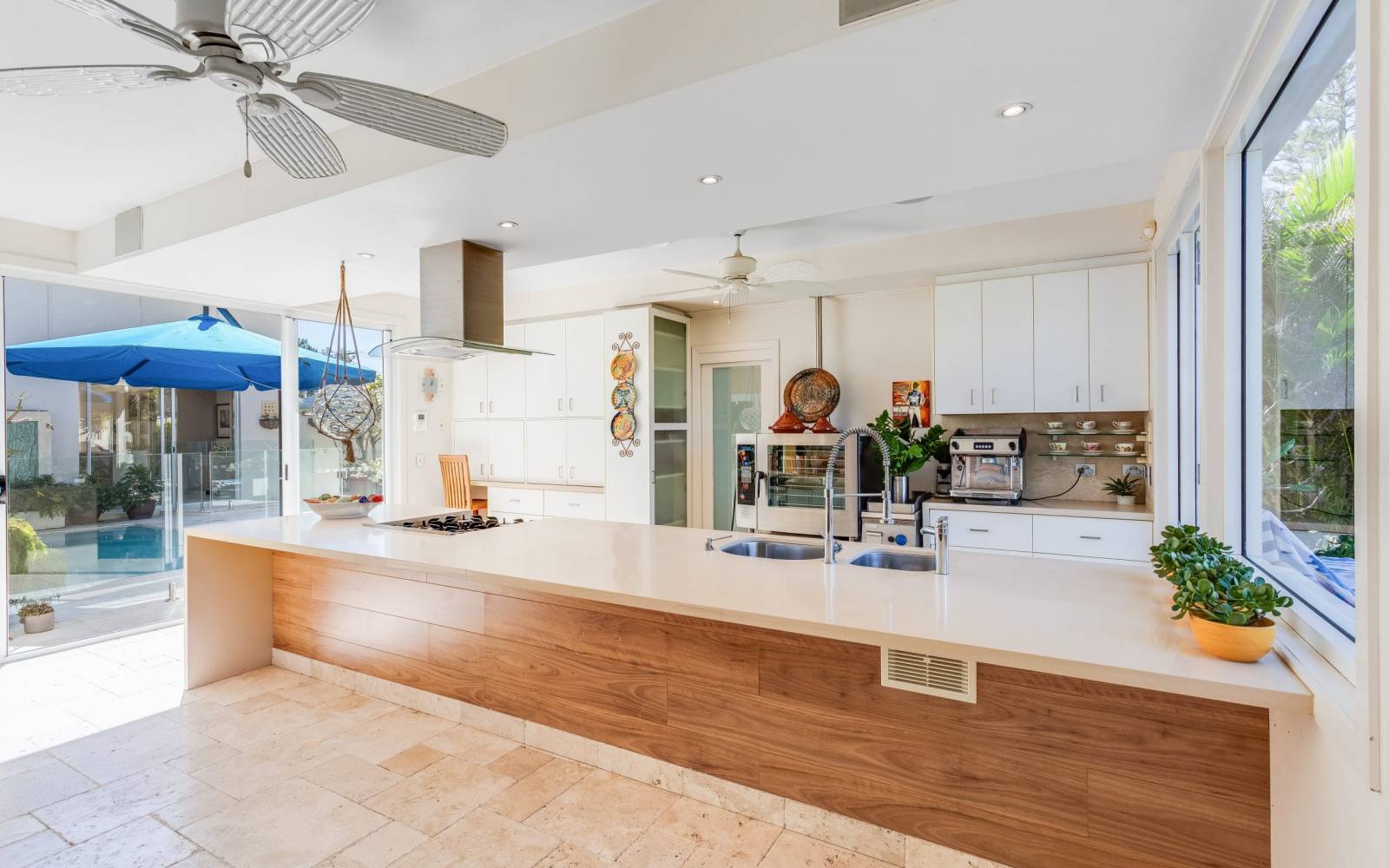 78 Bayside Drive, BEACHMERE, QLD 4510 AUS