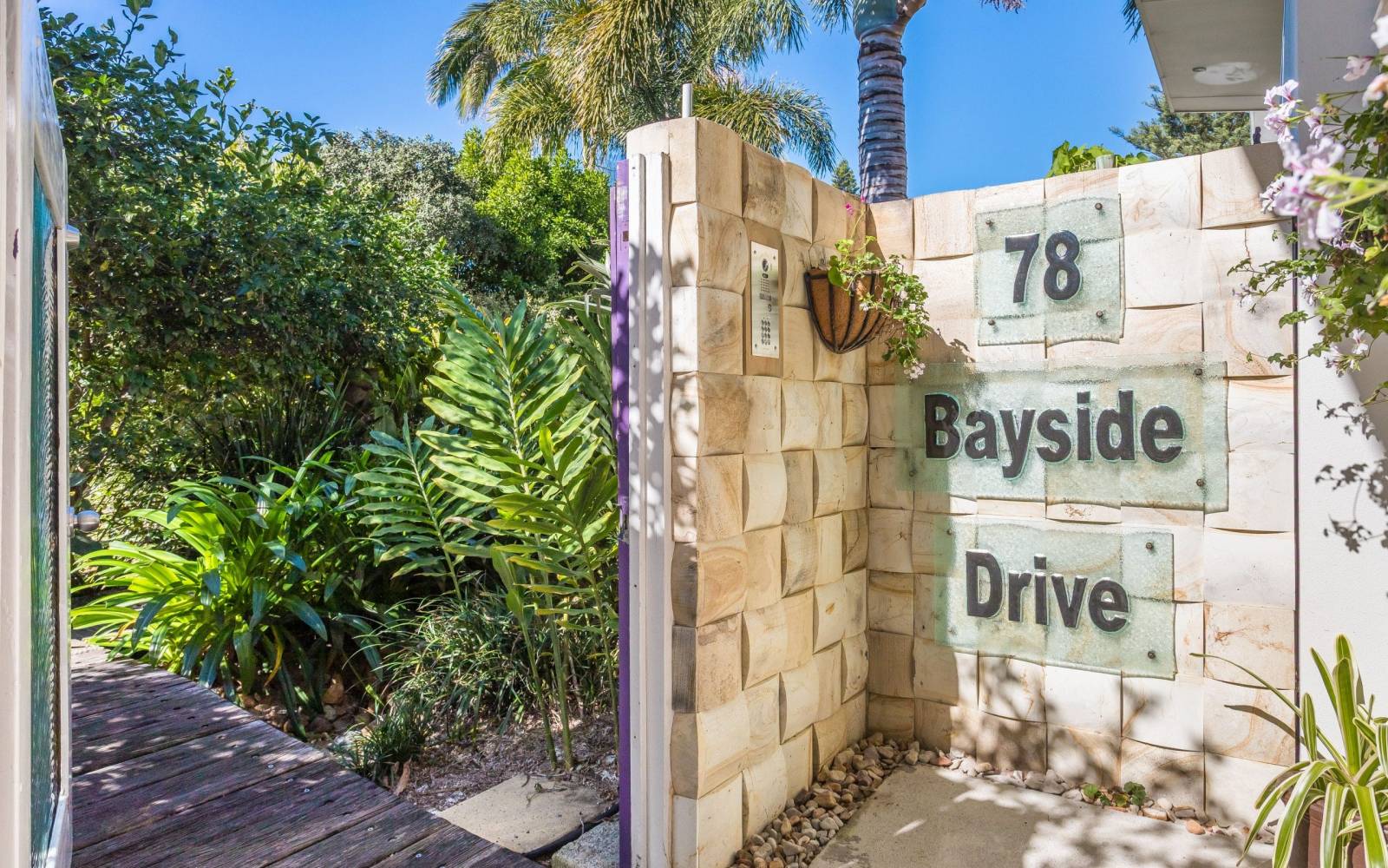 78 Bayside Drive, BEACHMERE, QLD 4510 AUS