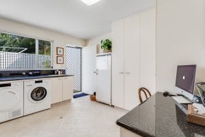 17 Gabwina Street, FIG TREE POCKET, QLD 4069 AUS