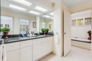 17 Gabwina Street, FIG TREE POCKET, QLD 4069 AUS