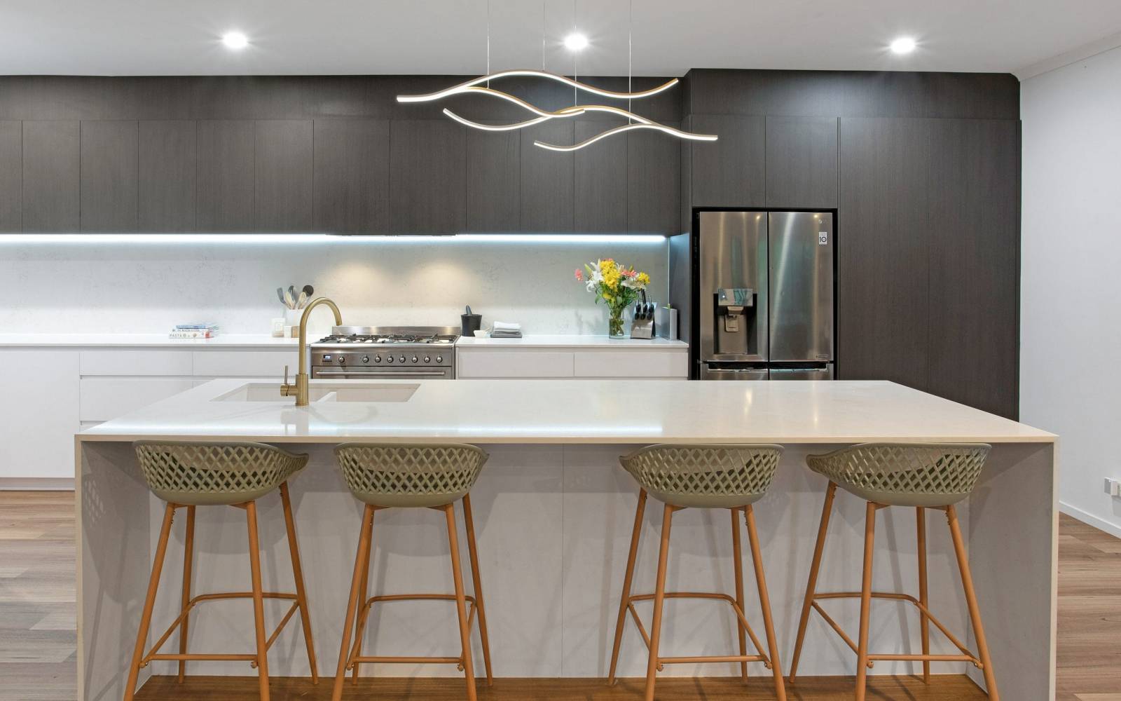 16 Ogle Place, PULLENVALE, QLD 4069 AUS