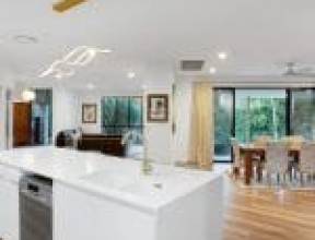 16 Ogle Place, PULLENVALE, QLD 4069 AUS