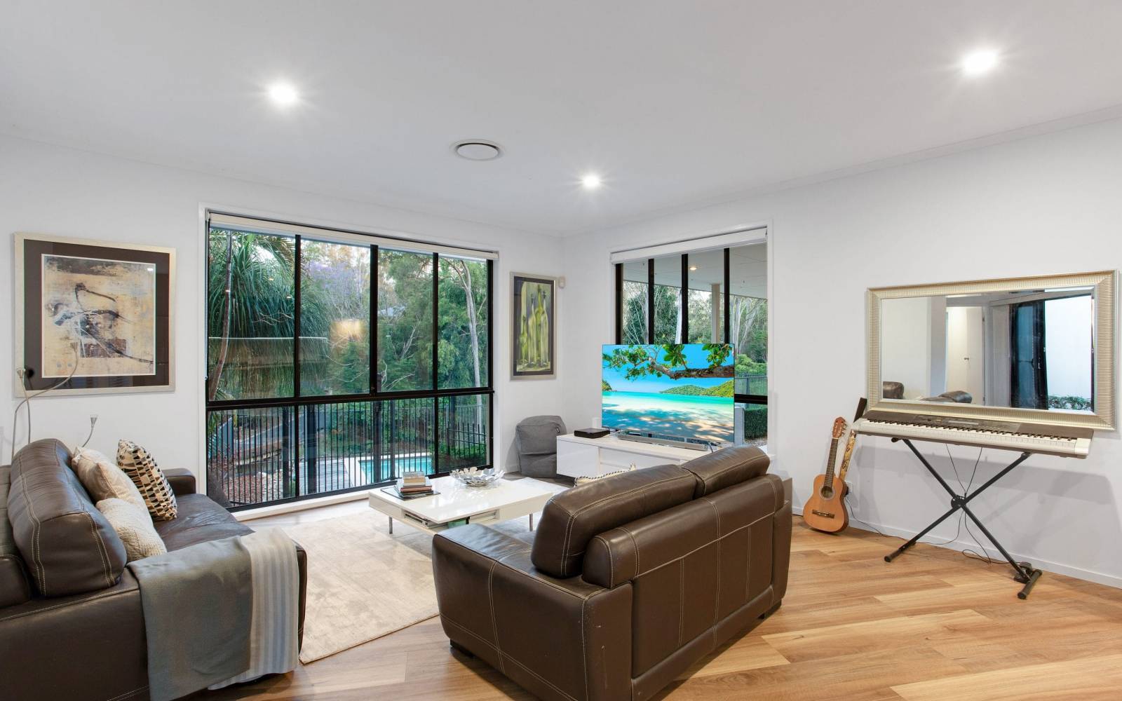 16 Ogle Place, PULLENVALE, QLD 4069 AUS