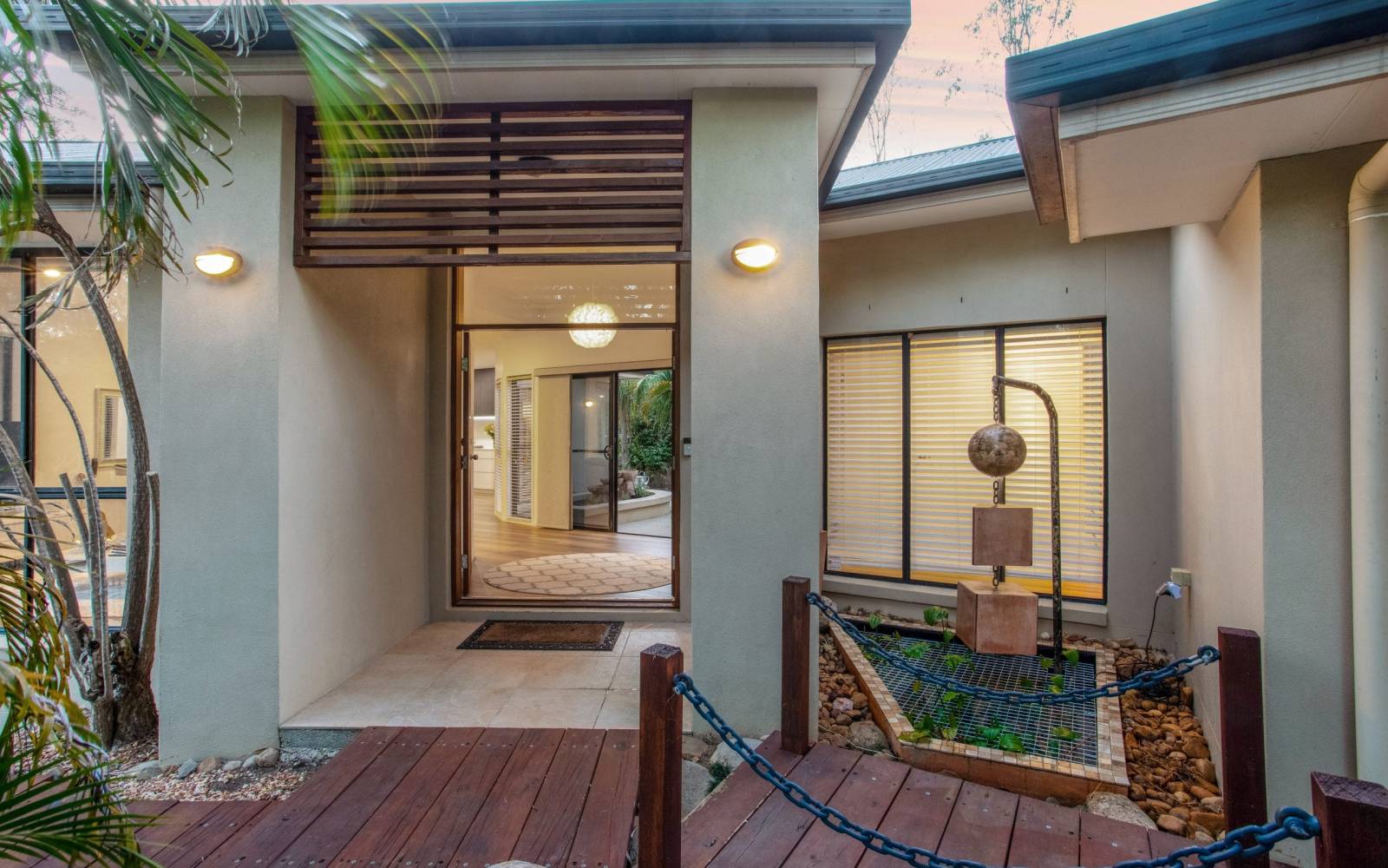 16 Ogle Place, PULLENVALE, QLD 4069 AUS