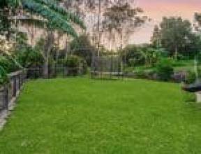 16 Ogle Place, PULLENVALE, QLD 4069 AUS