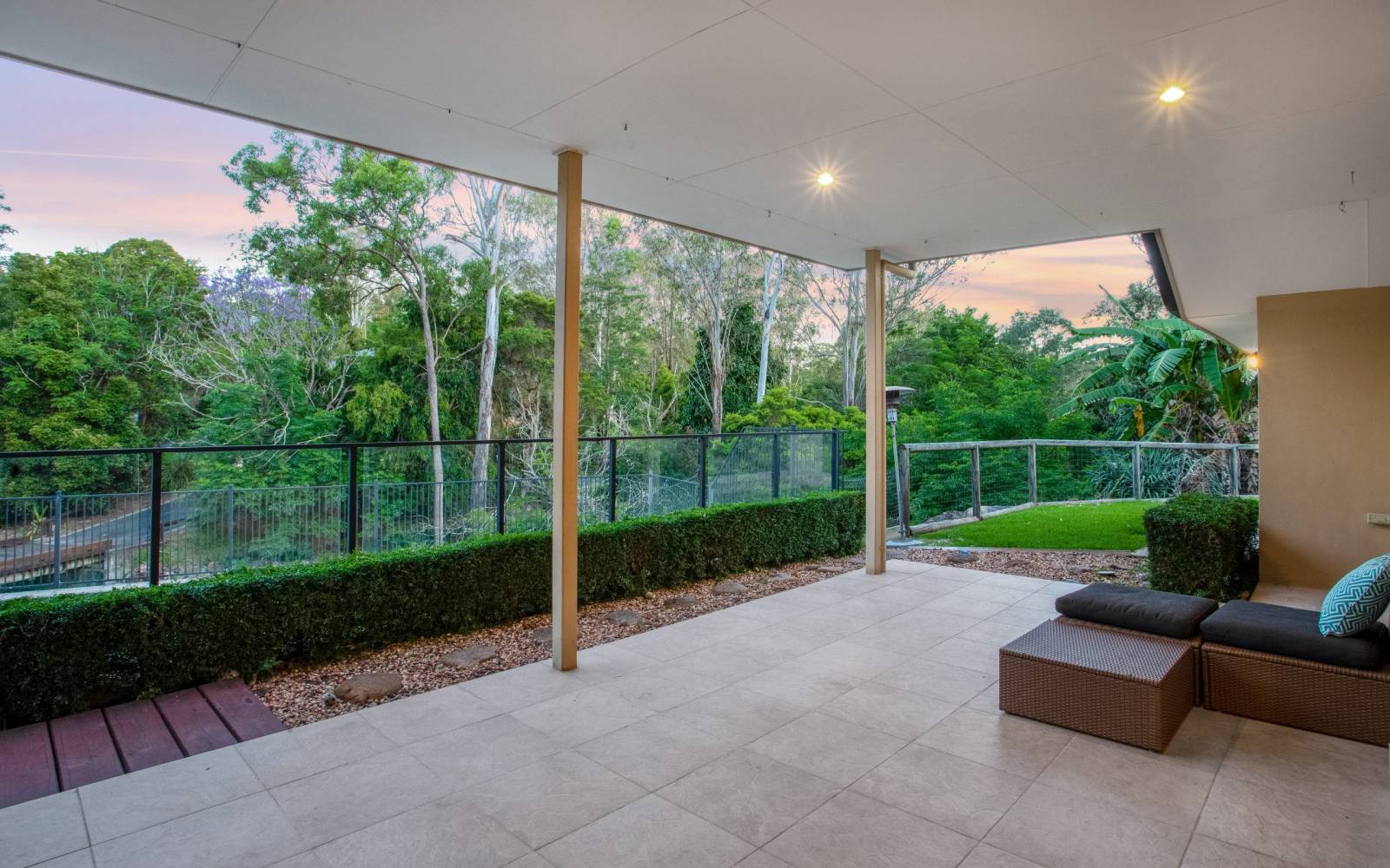 16 Ogle Place, PULLENVALE, QLD 4069 AUS