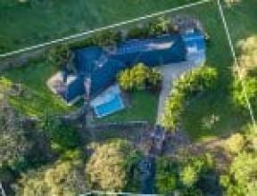 16 Ogle Place, PULLENVALE, QLD 4069 AUS