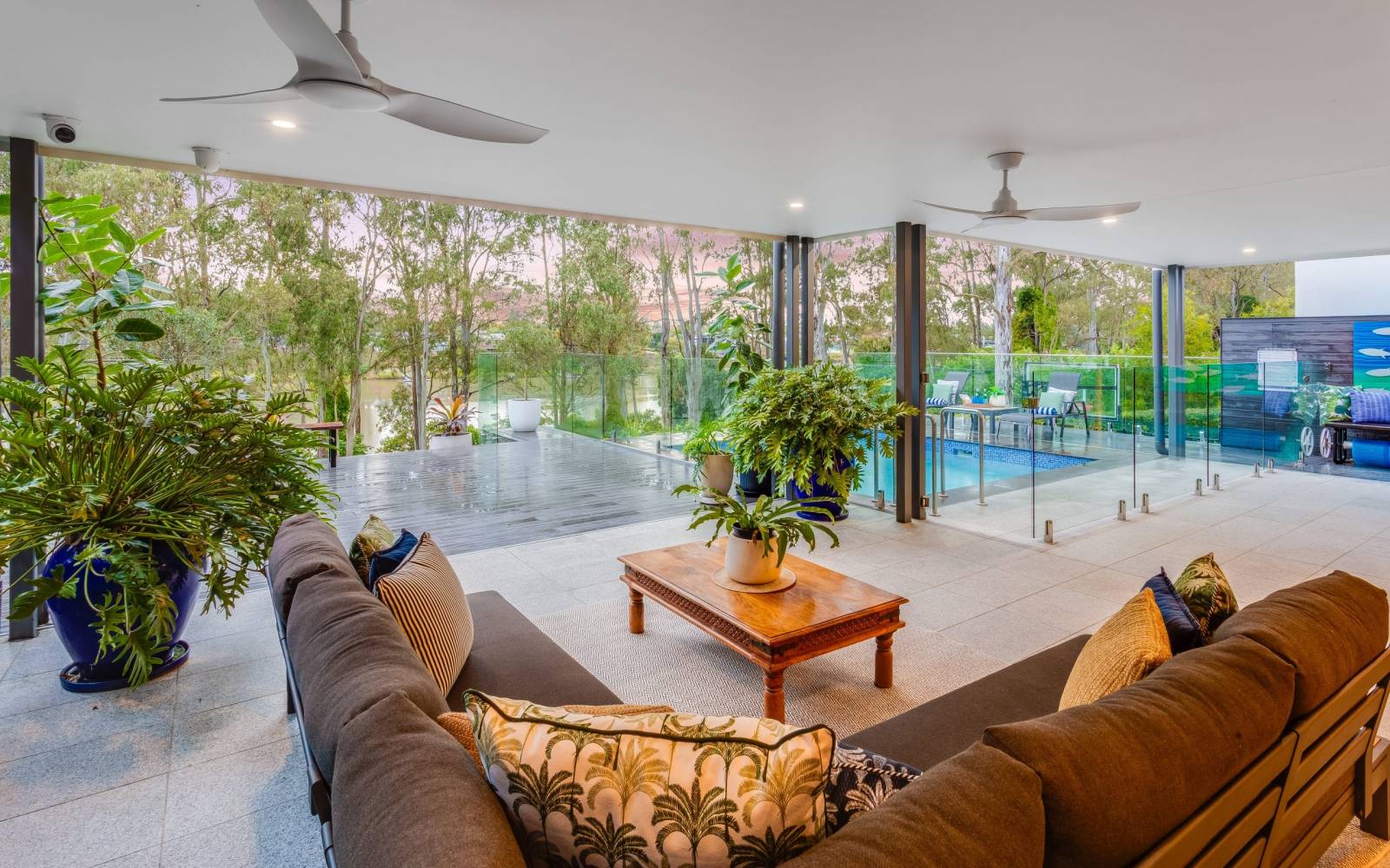 38 Riviere Place, KENMORE, QLD 4069 AUS