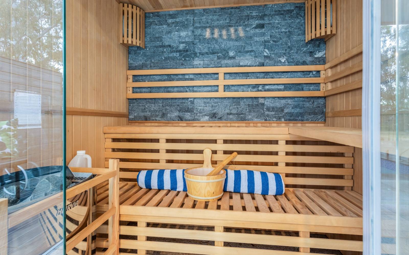 38 Riviere Place, KENMORE, QLD 4069 AUS