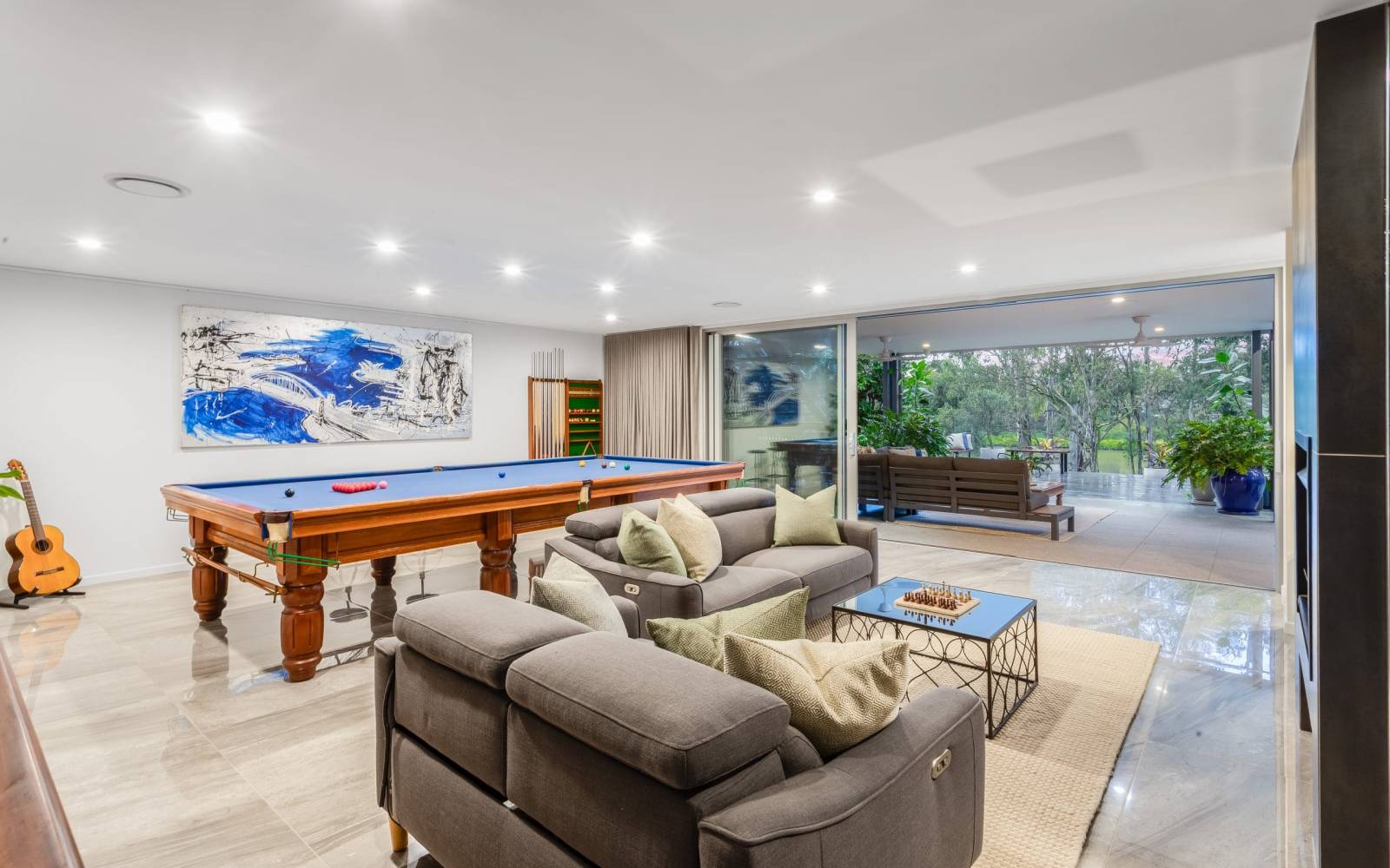 38 Riviere Place, KENMORE, QLD 4069 AUS