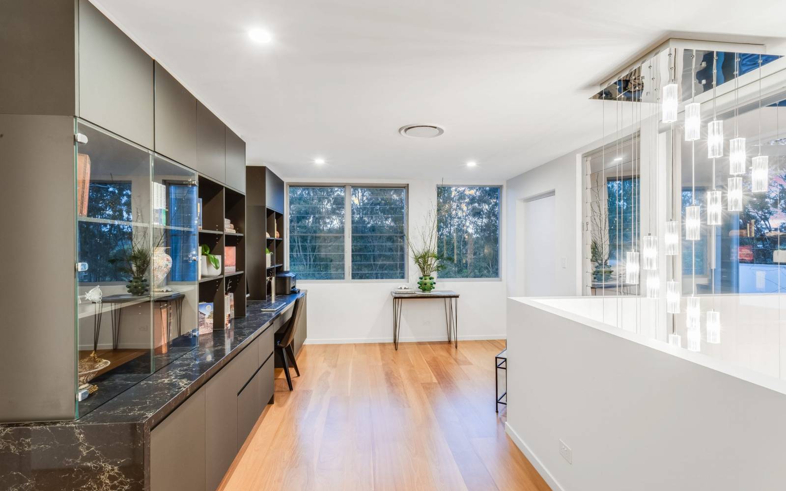 38 Riviere Place, KENMORE, QLD 4069 AUS