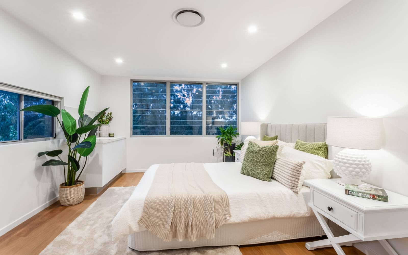 38 Riviere Place, KENMORE, QLD 4069 AUS