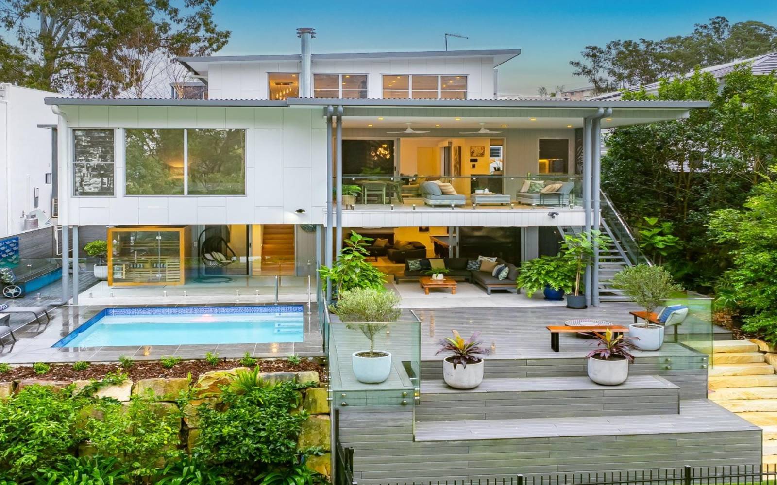 38 Riviere Place, KENMORE, QLD 4069 AUS