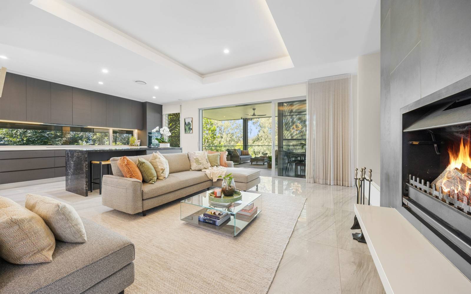 38 Riviere Place, KENMORE, QLD 4069 AUS