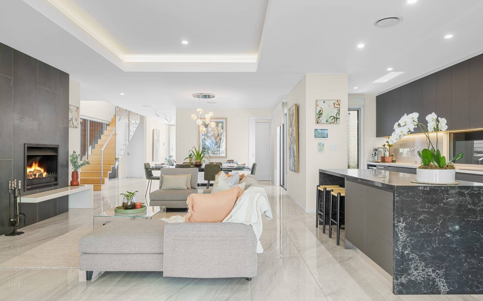 38 Riviere Place, KENMORE, QLD 4069 AUS