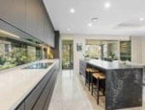 38 Riviere Place, KENMORE, QLD 4069 AUS