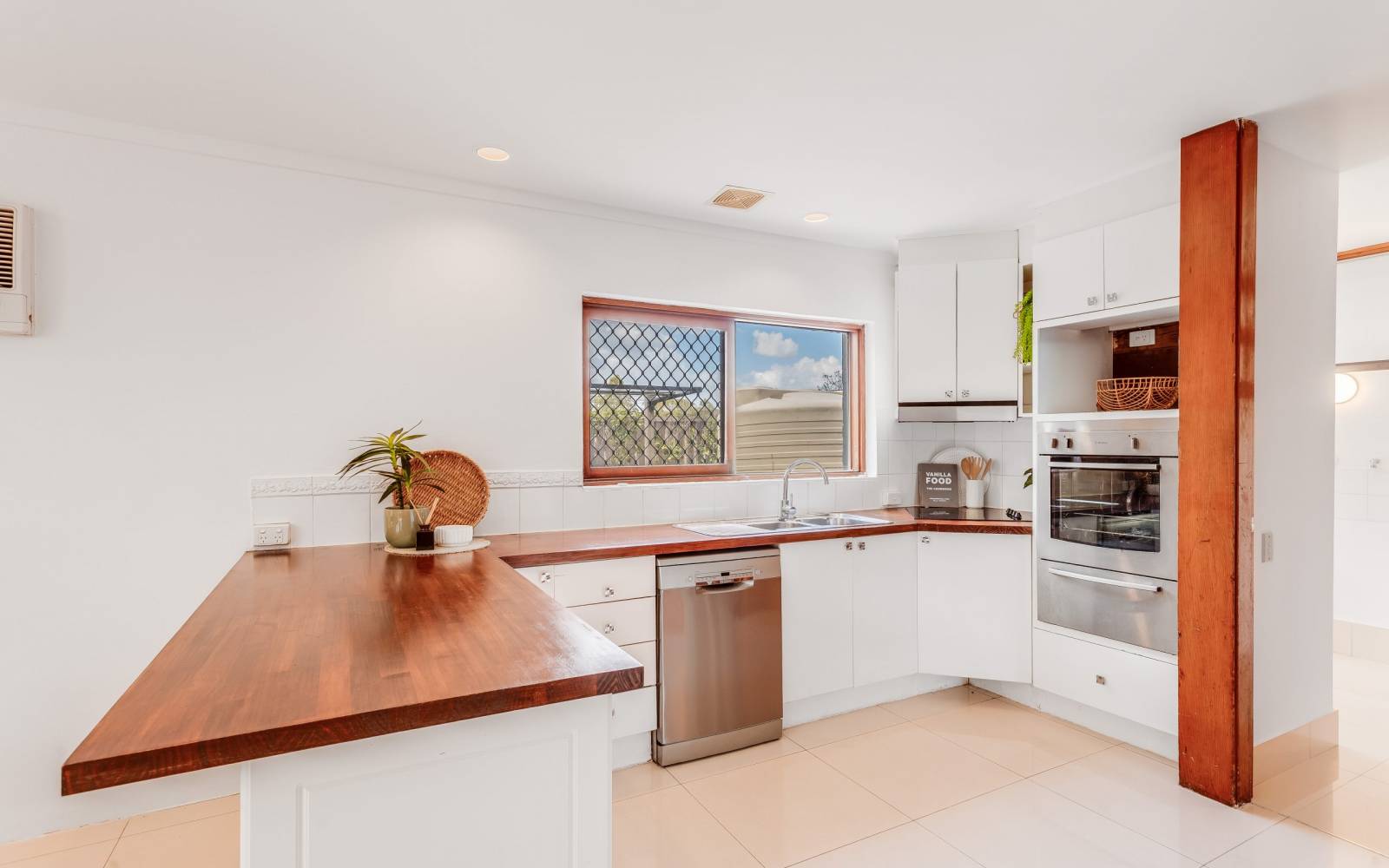 76 Twilight Street, KENMORE, QLD 4069 AUS