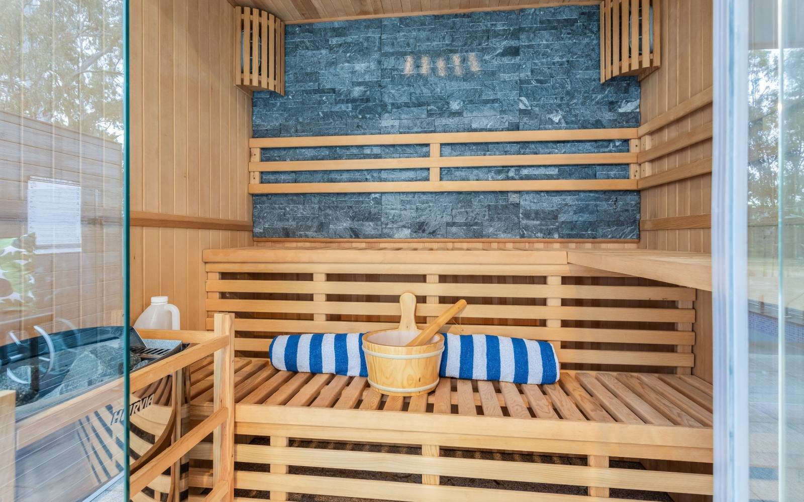 38 Riviere Place, KENMORE, QLD 4069 AUS