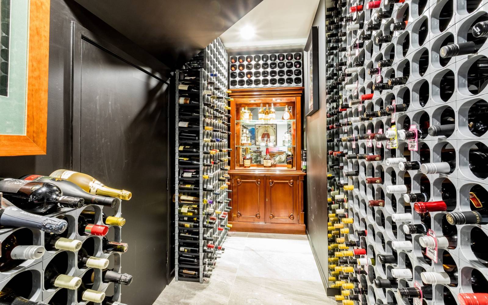 38 Riviere Place, KENMORE, QLD 4069 AUS