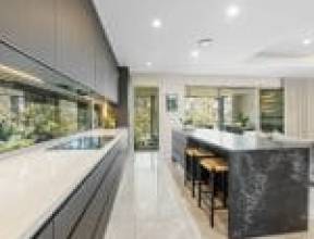 38 Riviere Place, KENMORE, QLD 4069 AUS