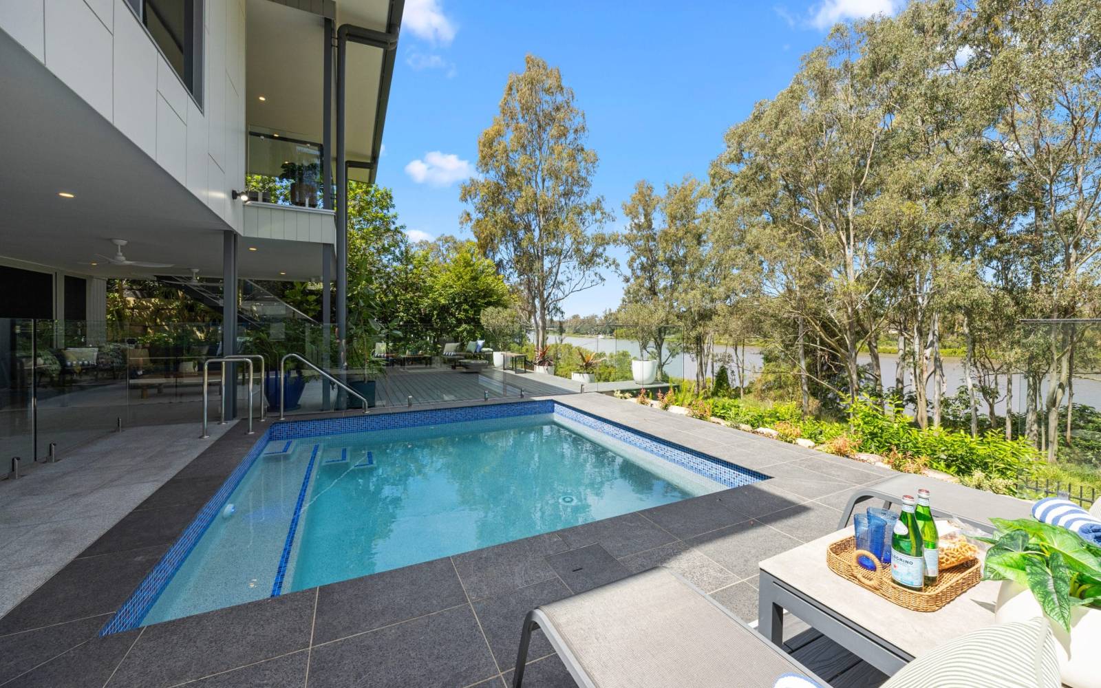 38 Riviere Place, KENMORE, QLD 4069 AUS