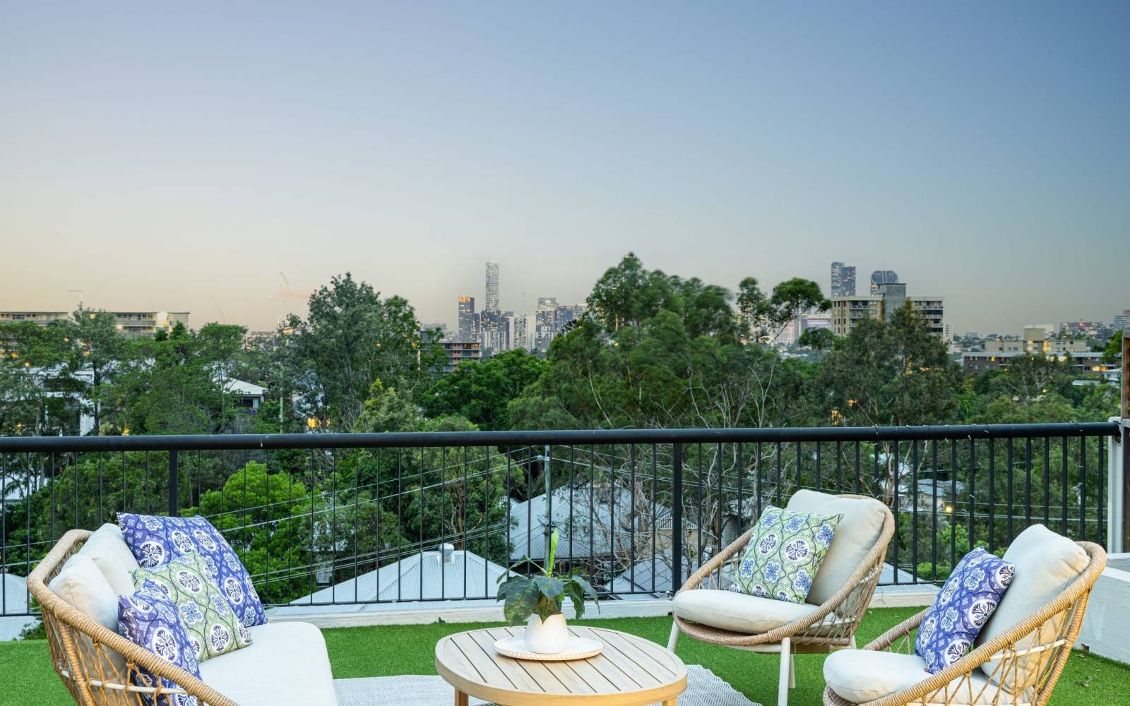 24 Bishop Street, ST LUCIA, QLD 4067 AUS