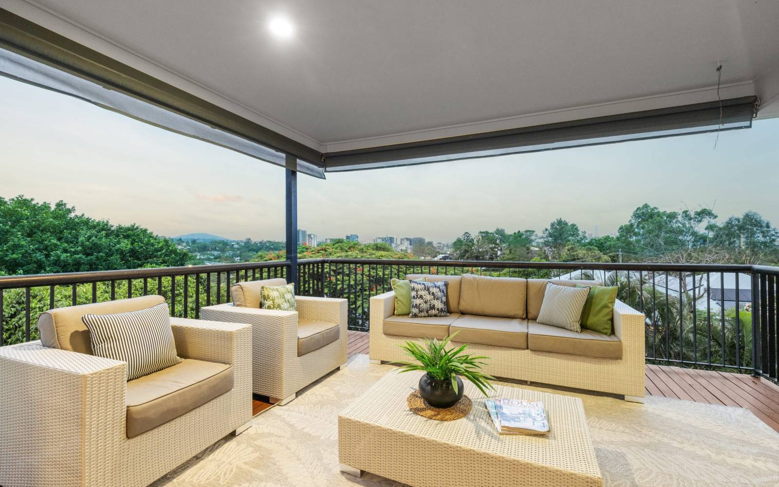 24 Bishop Street, ST LUCIA, QLD 4067 AUS