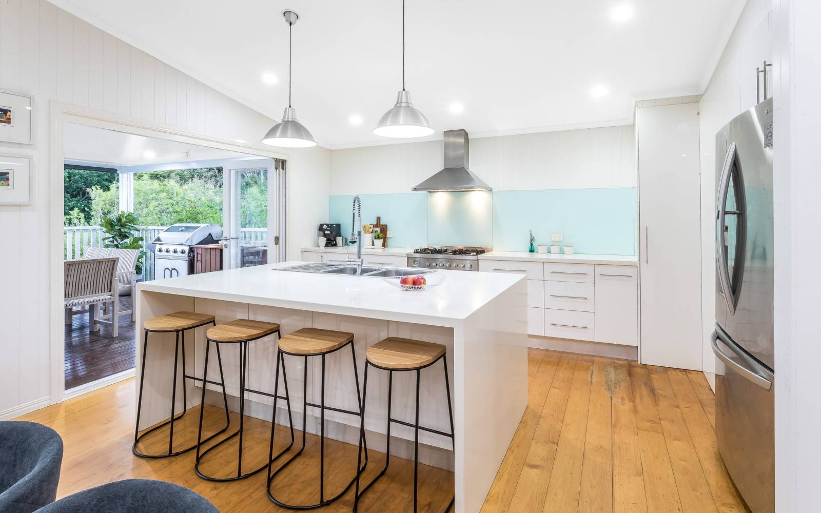 RED HILL, QLD 4059 AUS