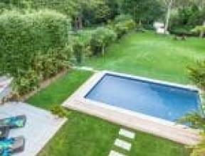 RED HILL, QLD 4059 AUS