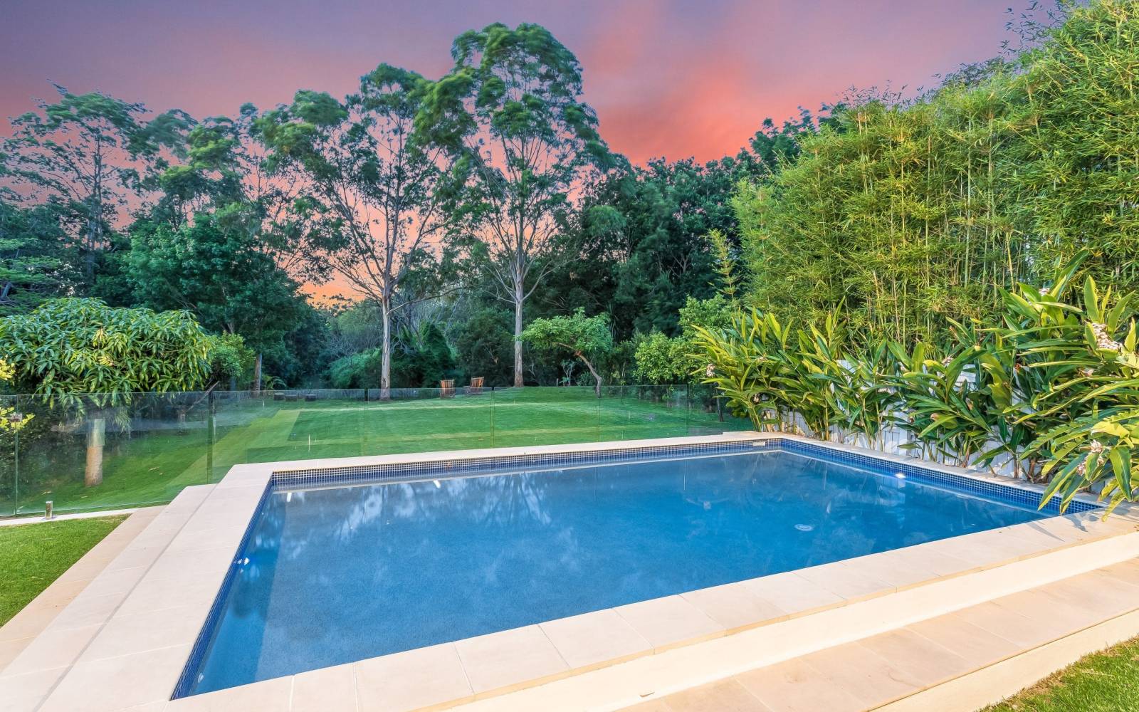 RED HILL, QLD 4059 AUS