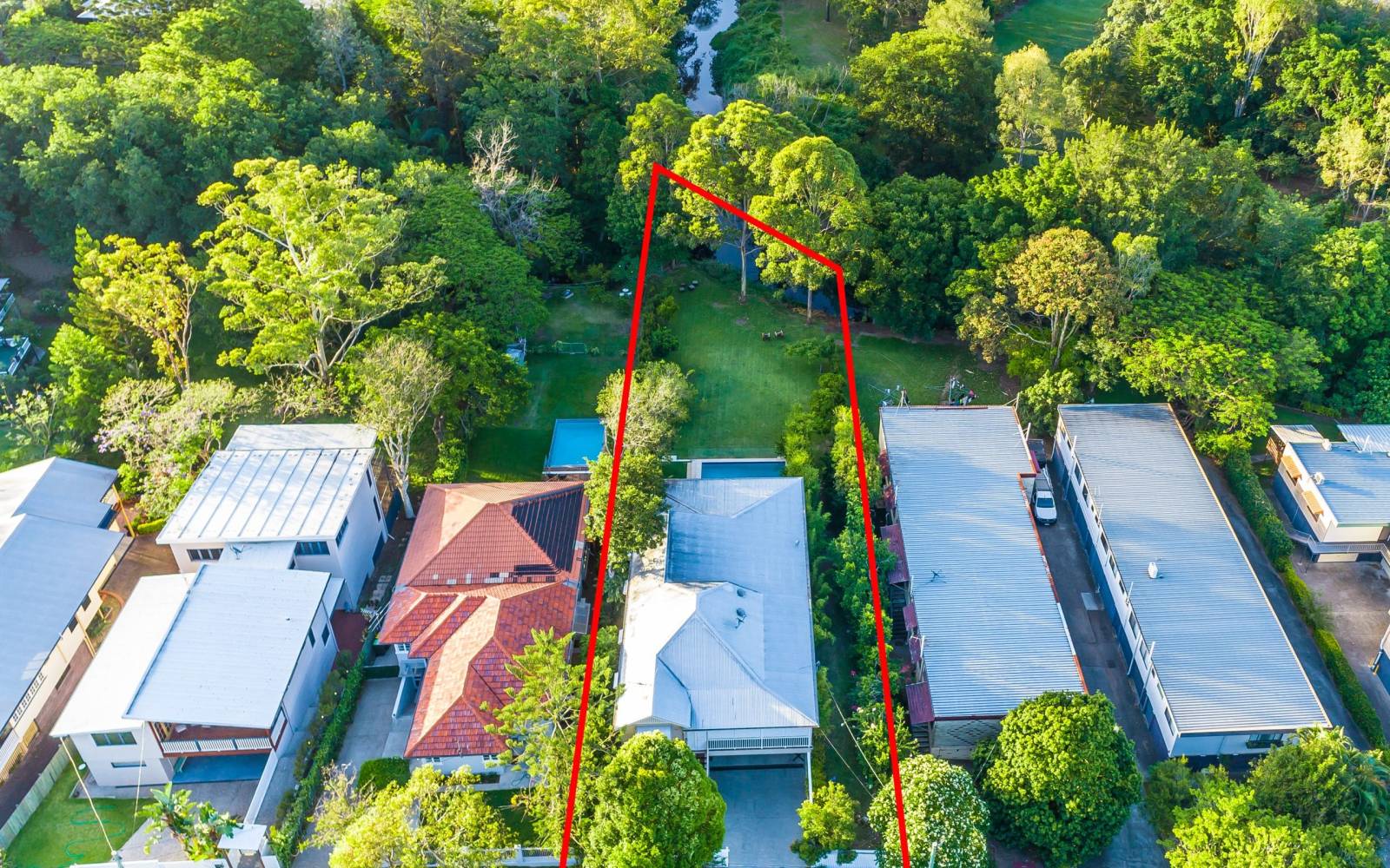 RED HILL, QLD 4059 AUS