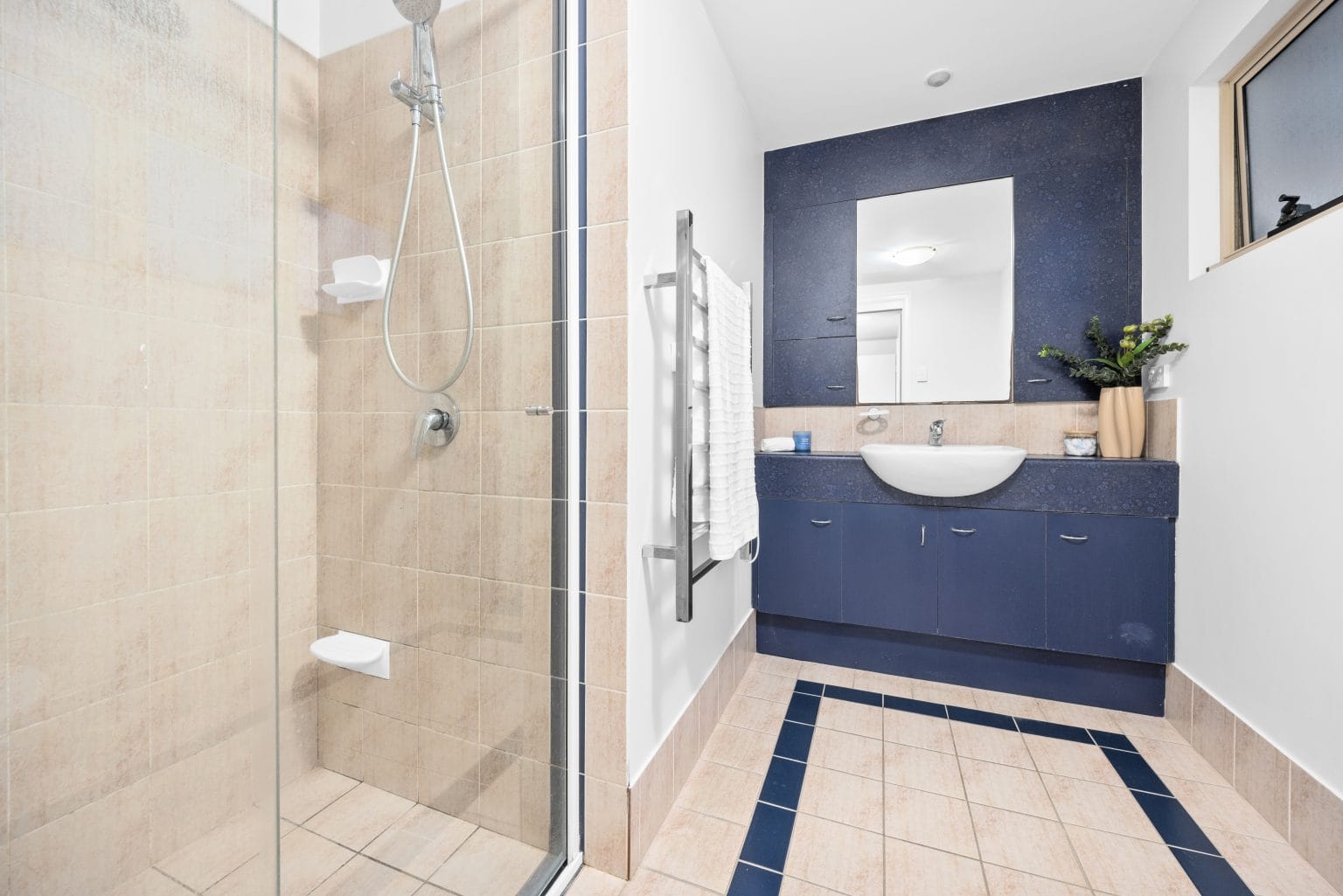 24 Bishop Street, ST LUCIA, QLD 4067 AUS
