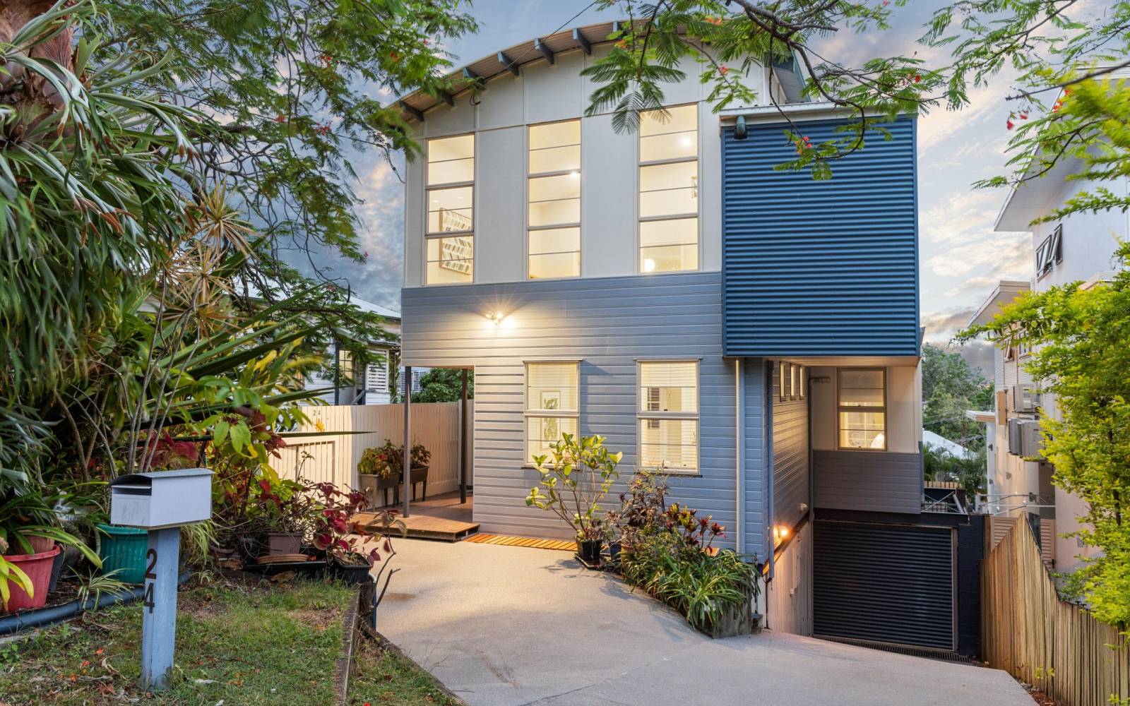 24 Bishop Street, ST LUCIA, QLD 4067 AUS