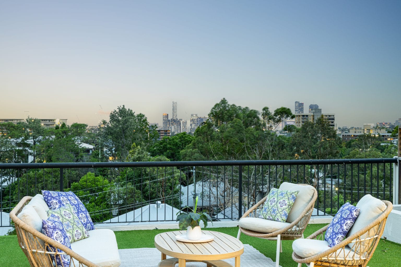 24 Bishop Street, ST LUCIA, QLD 4067 AUS